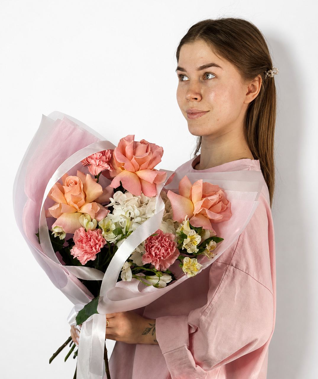 Сборный букет с акцентной розой Hermosa