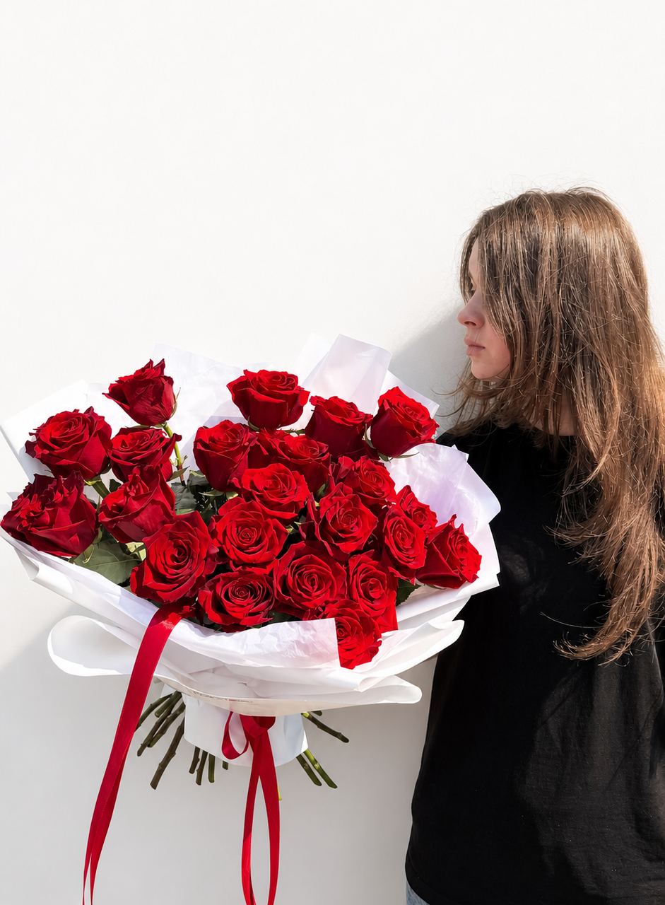 Букет из 25 красных роз
